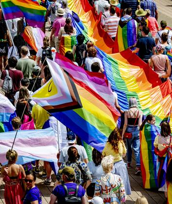 2022-06-18 12:34:57 ROTTERDAM - The Pride March traditionally moves through the city during Pink Saturday. This year s event will be held in Rotterdam with a march, information market and performances that reflect on the emancipation of the LGBTQ+ community. ANP ROBIN UTRECHT netherlands out - belgium out