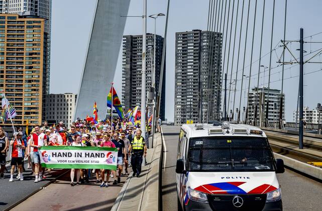 2022-06-18 12:28:22 ROTTERDAM - The Pride March traditionally moves through the city during Pink Saturday. This year s event will be held in Rotterdam with a march, information market and performances that reflect on the emancipation of the LGBTQ+ community. ANP ROBIN UTRECHT netherlands out - belgium out