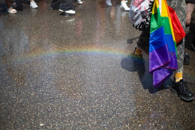Christopher Street Day in Augsburg Am 18.6.2022 versammelten sich laut Polizei mindestens 3000 Menschen in Augsburg, um den Christopher Street Day ( CSD ) zu feiern und um für queere Sichtbarkeit und für queere Rechte zu demonstrieren. -- On June 18, 2022 according to police more than 3000 people joined the Christopher Street Day Pride in Augsburg, Germany to party and protest for queer visibility and for queer rights. Augsburg Bayern Deutschland Copyright: xAlexanderxPohlx