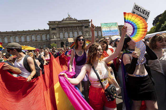 Marche des Fiertes LGBT+ a Strasbourg NEWS: Marche des Fiertes LGBT+, Strasbourg - 18-06-2022 ElyxandroCegarra Panoramic 