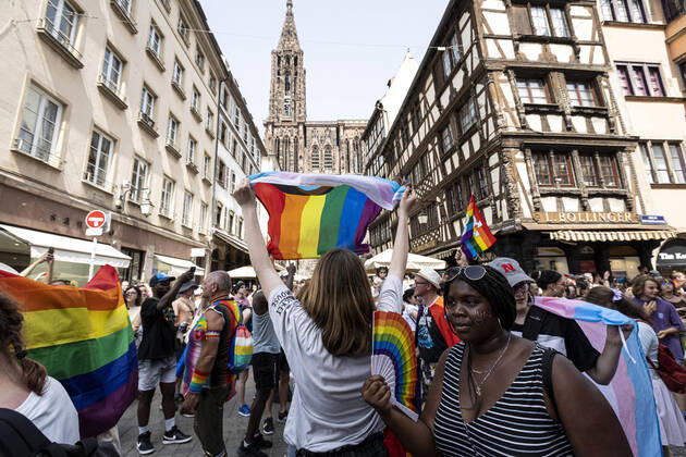 News Bilder des Tages Marche des Fiertes LGBT+ a Strasbourg NEWS: Marche des Fiertes LGBT+, Strasbourg - 18-06-2022 ElyxandroCegarra Panoramic 