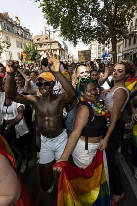 Marche des Fiertes LGBT+ a Strasbourg NEWS: Marche des Fiertes LGBT+, Strasbourg - 18-06-2022 ElyxandroCegarra Panoramic