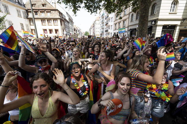 Marche des Fiertes LGBT+ a Strasbourg NEWS: Marche des Fiertes LGBT+, Strasbourg - 18-06-2022 ElyxandroCegarra Panoramic