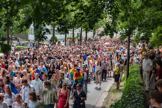 Oldenburg CSD Nordwest in Oldenburg, 18.06.2022 Rund 9.000 Personen demonstrierten im Rahmen des Christopher-Street-Day in Oldenburg für sexuelle und geschlechtliche Vielfalt. CSD Nordwest in Oldenburg, 18.06.2022 Copyright: xFabianxSteffens Eibner-Pressefotx EP_FSS