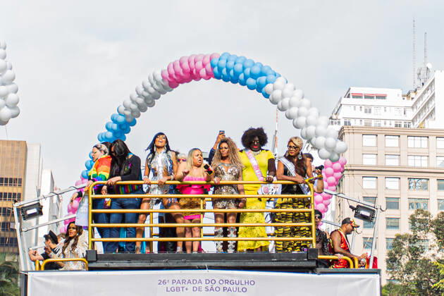 SÃO PAULO, SP - 19.06.2022: PARADA LGBT - 26th São Paulo LGBT+ Pride Parade. Parade of electric trios and parade goers (lesbians, gays, bisexuals, transsexuals, transvestites, queer, intersex and asexuals). Avenida Paulista, São Paulo, June 19, 2022. x2222794x VanxCampos