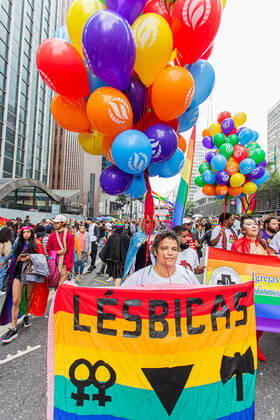 SÃO PAULO, SP - 19.06.2022: PARADA LGBT - 26th São Paulo LGBT+ Pride Parade. Parade of electric trios and parade goers (lesbians, gays, bisexuals, transsexuals, transvestites, queer, intersex and asexuals). Avenida Paulista, São Paulo, June 19, 2022. x2222803x VanxCampos