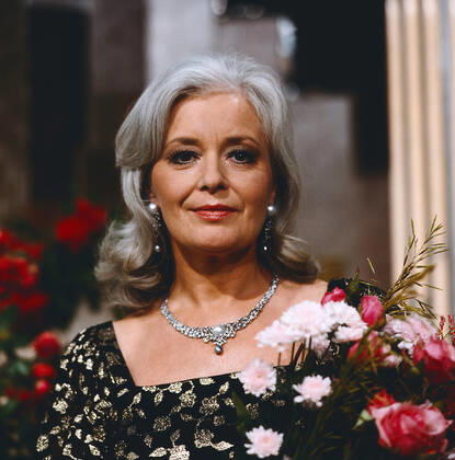 GWYNETH JONES Gwyneth Jones, britische Opernsängerin, Sopranistin, Auftritt im ZDF: Das Sonntagskonzert, Deutschland, 1986. Gwyneth Jones, British Opera singer, dramatic soprano, TV performance: Das Sonntagskonzert, Germany, 1986.., Deutschland Copyright: kpa UnitedArchives55024042 EDITORIAL USE ONLY