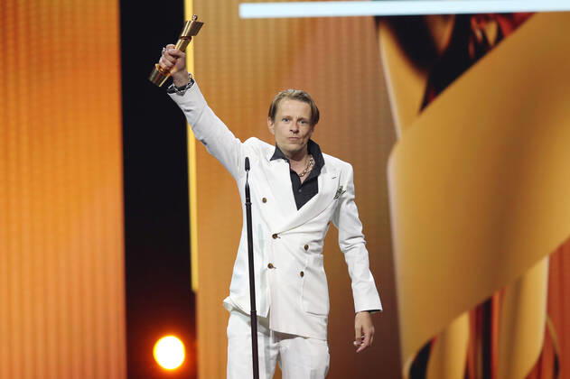 Deutscher Filmpreis 2022 BESTE MÄNNLICHE NEBENROLLE Preistraeger Alexander Scheer RABIYE KURNAZ GEGEN GEORGE W. BUSH bei der Verleihung der Lola - Deutscher Filmpreis 2022 im Palais am Funkturm in Berlin 24.06.2022 Copyright: xEventpressx