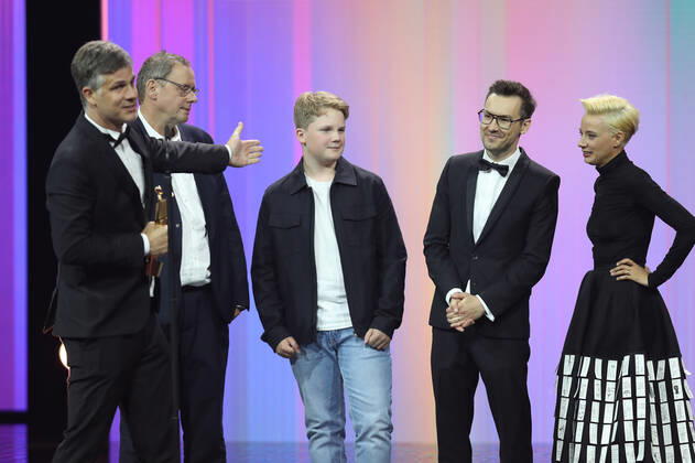 Deutscher Filmpreis 2022 BESTER KINDERFILM Preisträger:in BESTER KINDERFILM Der Pfad bei der Verleihung der Lola - Deutscher Filmpreis 2022 im Palais am Funkturm in Berlin 24.06.2022 Copyright: xEventpressx