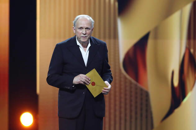 Deutscher Filmpreis 2022 Laudator BESTE WEIBLICHE NEBENROLLE Ulrich Tukur bei der Verleihung der Lola - Deutscher Filmpreis 2022 im Palais am Funkturm in Berlin 24.06.2022 Copyright: xEventpressx