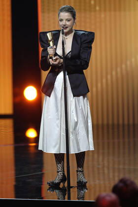 Deutscher Filmpreis 2022 BESTE WEIBLICHE NEBENROLLE Preistraegerin Jella Haase LIEBER THOMAS bei der Verleihung der Lola - Deutscher Filmpreis 2022 im Palais am Funkturm in Berlin 24.06.2022 Copyright: xEventpressx