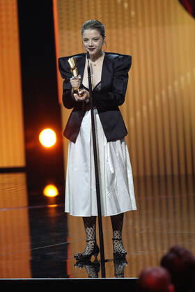 Deutscher Filmpreis 2022 BESTE WEIBLICHE NEBENROLLE Preistraegerin Jella Haase LIEBER THOMAS bei der Verleihung der Lola - Deutscher Filmpreis 2022 im Palais am Funkturm in Berlin 24.06.2022 Copyright: xEventpressx