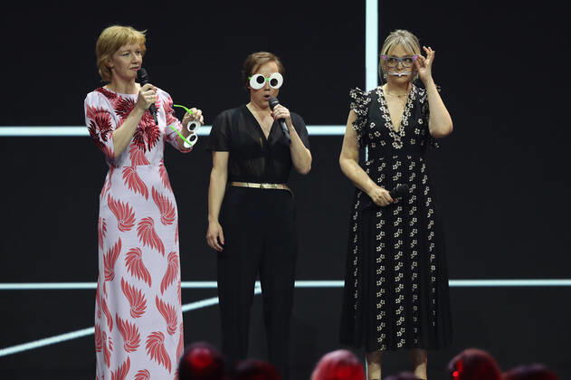 Deutscher Filmpreis 2022 BERND EICHINGER PREIS Sandra Hüller, Laura Tonke, Eva Löbau bei der Verleihung der Lola - Deutscher Filmpreis 2022 im Palais am Funkturm in Berlin 24.06.2022 Copyright: xEventpressx