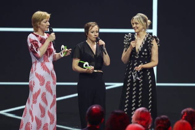 Deutscher Filmpreis 2022 BERND EICHINGER PREIS Sandra Hüller, Laura Tonke, Eva Löbau bei der Verleihung der Lola - Deutscher Filmpreis 2022 im Palais am Funkturm in Berlin 24.06.2022 Copyright: xEventpressx