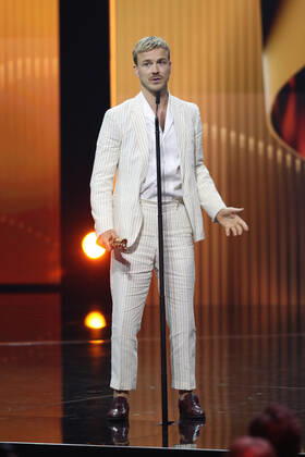 Deutscher Filmpreis 2022 Preisträger BESTE MÄNNLICHE HAUPTROLLE Albrecht Schuch LIEBER THOMAS bei der Verleihung der Lola - Deutscher Filmpreis 2022 im Palais am Funkturm in Berlin 24.06.2022 Copyright: xEventpressx