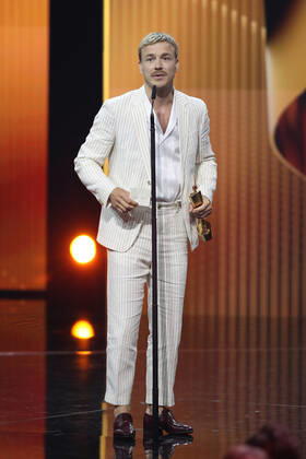 Deutscher Filmpreis 2022 Preisträger BESTE MÄNNLICHE HAUPTROLLE Albrecht Schuch LIEBER THOMAS bei der Verleihung der Lola - Deutscher Filmpreis 2022 im Palais am Funkturm in Berlin 24.06.2022 Copyright: xEventpressx