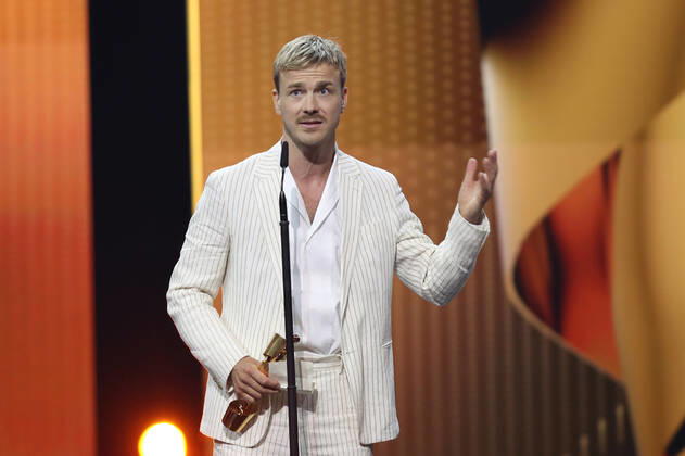 Deutscher Filmpreis 2022 Preisträger BESTE MÄNNLICHE HAUPTROLLE Albrecht Schuch LIEBER THOMAS bei der Verleihung der Lola - Deutscher Filmpreis 2022 im Palais am Funkturm in Berlin 24.06.2022 Copyright: xEventpressx