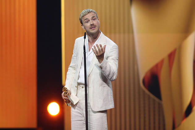 Deutscher Filmpreis 2022 Preisträger BESTE MÄNNLICHE HAUPTROLLE Albrecht Schuch LIEBER THOMAS bei der Verleihung der Lola - Deutscher Filmpreis 2022 im Palais am Funkturm in Berlin 24.06.2022 Copyright: xEventpressx