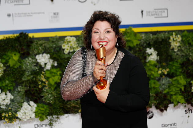 Deutscher Filmpreis 2022 Meltem Kaptan auf dem roten Teppich bei der Verleihung der Lola - Deutscher Filmpreis 2021 im Palais am Funkturm in der Messe Berlin. Copyright: xEventpressxGolejewskix