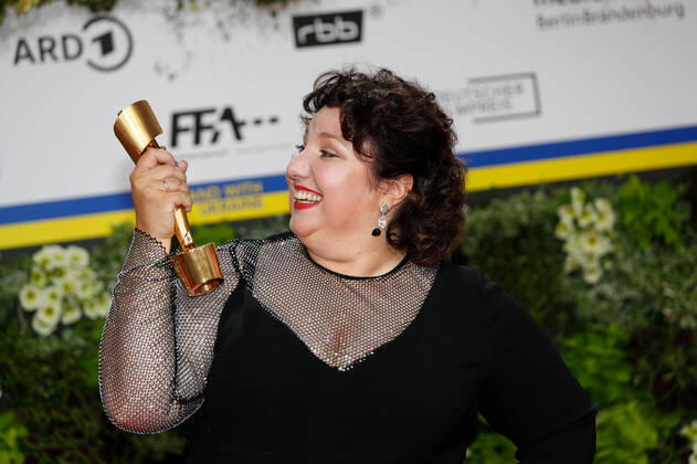 Deutscher Filmpreis 2022 Meltem Kaptan auf dem roten Teppich bei der Verleihung der Lola - Deutscher Filmpreis 2021 im Palais am Funkturm in der Messe Berlin. Copyright: xEventpressxGolejewskix