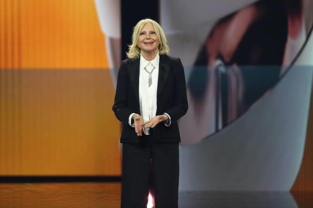 Deutscher Filmpreis 2022 Laudatorin BESTE TONGESTALTUNG & BESTE FILMMUSIK Maren Kroymann bei der Verleihung der Lola - Deutscher Filmpreis 2022 im Palais am Funkturm in Berlin 24.06.2022 Copyright: xEventpressx