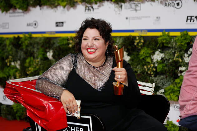 Deutscher Filmpreis 2022 Meltem Kaptan auf dem roten Teppich bei der Verleihung der Lola - Deutscher Filmpreis 2021 im Palais am Funkturm in der Messe Berlin. Copyright: xEventpressxGolejewskix