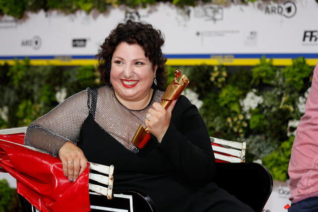 Deutscher Filmpreis 2022 Meltem Kaptan auf dem roten Teppich bei der Verleihung der Lola - Deutscher Filmpreis 2021 im Palais am Funkturm in der Messe Berlin. Copyright: xEventpressxGolejewskix