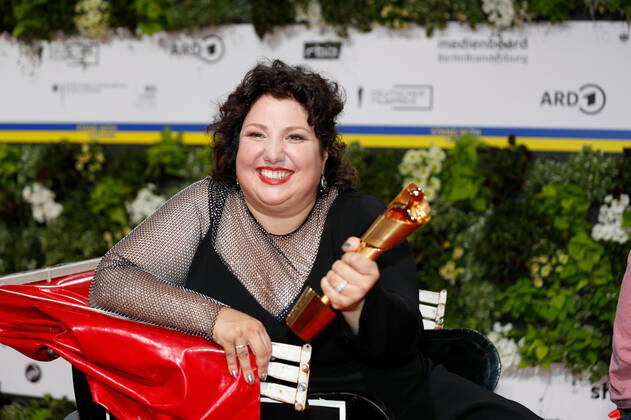 Deutscher Filmpreis 2022 Meltem Kaptan auf dem roten Teppich bei der Verleihung der Lola - Deutscher Filmpreis 2021 im Palais am Funkturm in der Messe Berlin. Copyright: xEventpressxGolejewskix