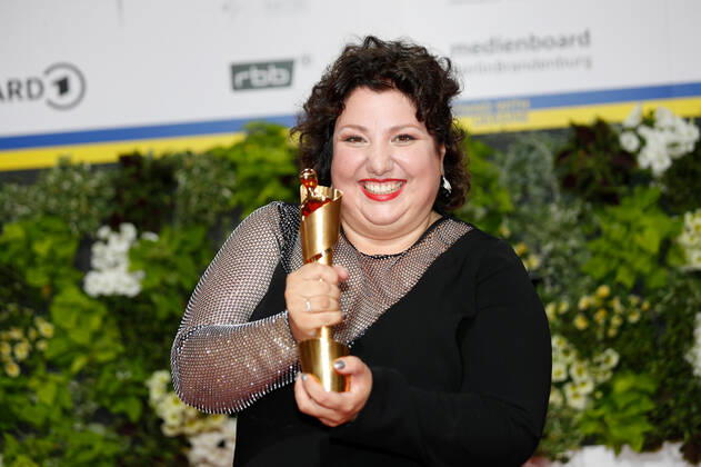 Deutscher Filmpreis 2022 Meltem Kaptan auf dem roten Teppich bei der Verleihung der Lola - Deutscher Filmpreis 2021 im Palais am Funkturm in der Messe Berlin. Copyright: xEventpressxGolejewskix