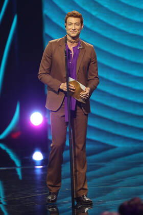 Deutscher Filmpreis 2022 Laudator BESTE KAMERA und BILDGESTALTUNG Daniel Donskoy bei der Verleihung der Lola - Deutscher Filmpreis 2022 im Palais am Funkturm in Berlin 24.06.2022 Copyright: xEventpressx