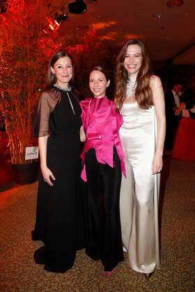 Deutscher Filmpreis 2022 Alexandra Maria Lara und Katharina Schüttler mit Katrin Bauerfeind auf der Party bei der Verleihung der Lola - Deutscher Filmpreis 2021 im Palais am Funkturm in der Messe Berlin. Copyright: xEventpressxGolejewskix