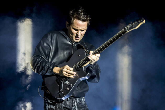 Bilder des Jahres 2022, Entertainment 06 Juni Entertainment Themen der Woche KW25 Entertainment Bilder des Tages Muse live at Tinderbox 2022, Odense, Denmark Odense, Denmark. 25th, June 2022. The English rock band Muse performs a live concert during the Danish music festival Tinderbox 2022 in Odense. Here singer, songwriter and musician Matthew Bellamy is seen live on stage. Odense Denmark  Copyright: xGonzalesxPhoto LassexLagonix