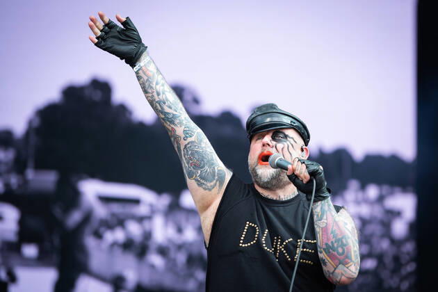 Bilder des Jahres 2022, Entertainment 06 Juni Entertainment Themen der Woche KW25 Entertainment Bilder des Tages Turbonegro live at Tons of Rock 2022, Oslo, Norway Oslo, Norway. 25th, June 2022. The Norwegian hard rock band Turbonegro performs a live concert during the Norwegian music festival Tons of Rock 2022 in Oslo. Here vocalist Tony Sylvester, also known as the Duke of Nothing, is seen live on stage. Oslo Norway  Copyright: xGonzalesxPhoto Jan-ErikxEriksenx