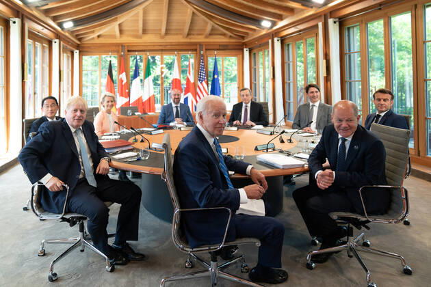 Bilder des Jahres 2022, News 06 Juni News Themen der Woche KW25 News Bilder des Tages G7 Treffen auf Schloss Elmau Aktuell, Schloss Elmau, Olaf Scholz Bundeskanzler Praesidentschaft G7 Deutschland gemeinsam mit Boris Johnson Premierminister Vereinigtes Koenigreich und Joseph Biden Praesident Vereinigte Staaten von Amerika und Charles Michel Praesident Europaeischer Rat und Emmanuel Macron Praesident Frankreich, Fumio Kishida Premierminister Japan Mario Draghi Ministerpraesident Italien bei der Ersten Arbeitssitzung der G7-Staats- und Regierungschefs im Rahmen eines Arbeitsmittagessens beim G7 Treffen auf Schloss Elmau im Rahmen der deutschen Praesidentschaft Schloss Elmau Bayern Deutschland