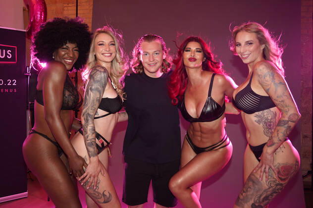 Josy Black, Fiona Fuchs, Ron Bielecki, Micaela Schäfer und Hanna Secret beim Venus 2022 Kampagnen-Shooting im Inclover Studio. Berlin, 27.06.2022