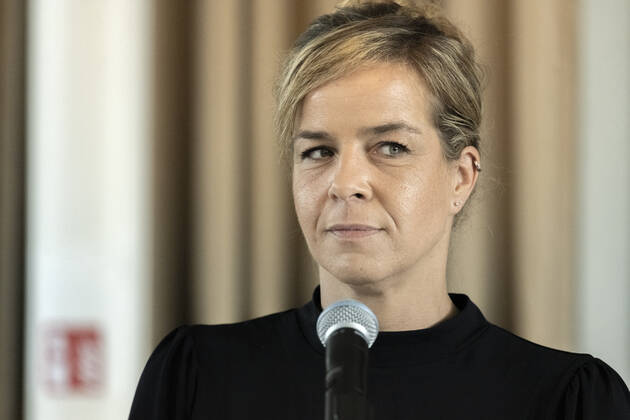 Koalitionsvertrag zwischen der CDU und Bündnis 90 Die Grünen in Düsseldorf am 27. Juni 2022. Mona Neubaur, die Landesvorsitzende von Bündnis 90 Die Grünen, im Saal des Künstlervereins Malkasten im Vorfeld der Unterzeichnung des Koalitionsvertrages der NRW-Grünen mit der NRW-CDU. Düsseldorf Nordrhein-Westfalen Deutschland Nur redaktioneller Gebrauch Copyright: Bonnfilm Klaus W Schmidt und Sepp Spiegl