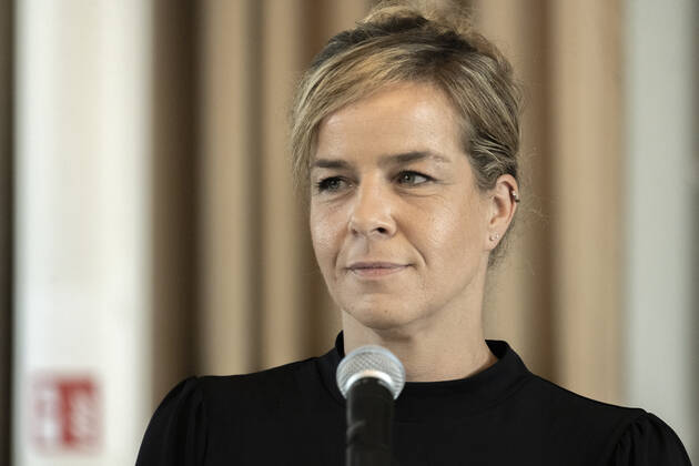 Koalitionsvertrag zwischen der CDU und Bündnis 90 Die Grünen in Düsseldorf am 27. Juni 2022. Mona Neubaur, die Landesvorsitzende von Bündnis 90 Die Grünen, im Saal des Künstlervereins Malkasten im Vorfeld der Unterzeichnung des Koalitionsvertrages der NRW-Grünen mit der NRW-CDU. Düsseldorf Nordrhein-Westfalen Deutschland Nur redaktioneller Gebrauch Copyright: Bonnfilm Klaus W Schmidt und Sepp Spiegl