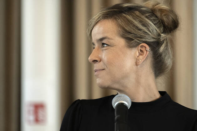 Koalitionsvertrag zwischen der CDU und Bündnis 90 Die Grünen in Düsseldorf am 27. Juni 2022. Mona Neubaur, die Landesvorsitzende von Bündnis 90 Die Grünen, im Saal des Künstlervereins Malkasten im Vorfeld der Unterzeichnung des Koalitionsvertrages der NRW-Grünen mit der NRW-CDU. Düsseldorf Nordrhein-Westfalen Deutschland Nur redaktioneller Gebrauch Copyright: Bonnfilm Klaus W Schmidt und Sepp Spiegl