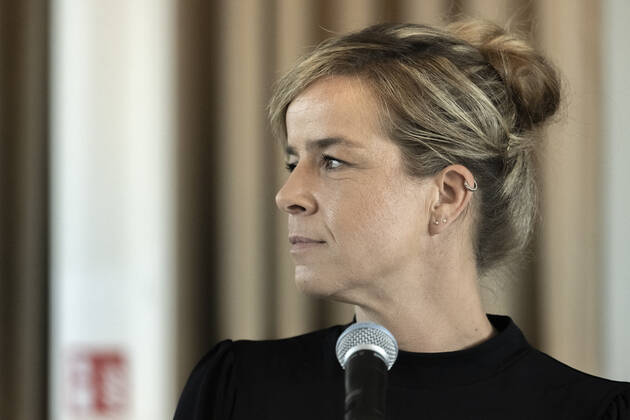 Koalitionsvertrag zwischen der CDU und Bündnis 90 Die Grünen in Düsseldorf am 27. Juni 2022. Mona Neubaur, die Landesvorsitzende von Bündnis 90 Die Grünen, im Saal des Künstlervereins Malkasten im Vorfeld der Unterzeichnung des Koalitionsvertrages der NRW-Grünen mit der NRW-CDU. Düsseldorf Nordrhein-Westfalen Deutschland Nur redaktioneller Gebrauch Copyright: Bonnfilm Klaus W Schmidt und Sepp Spiegl
