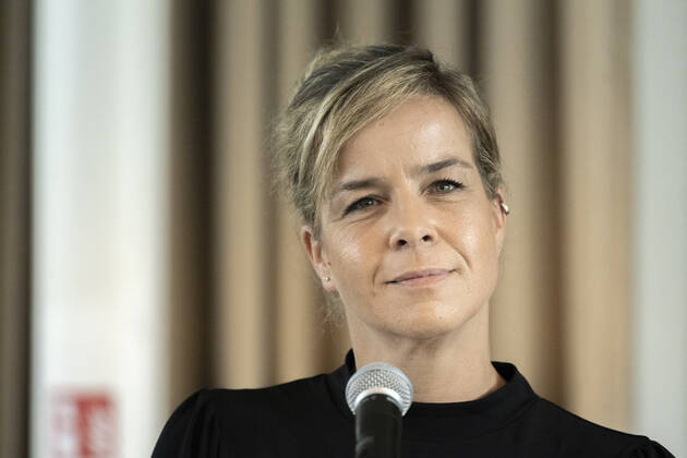 Koalitionsvertrag zwischen der CDU und Bündnis 90 Die Grünen in Düsseldorf am 27. Juni 2022. Mona Neubaur, die Landesvorsitzende von Bündnis 90 Die Grünen, im Saal des Künstlervereins Malkasten im Vorfeld der Unterzeichnung des Koalitionsvertrages der NRW-Grünen mit der NRW-CDU. Düsseldorf Nordrhein-Westfalen Deutschland Nur redaktioneller Gebrauch Copyright: Bonnfilm Klaus W Schmidt und Sepp Spiegl