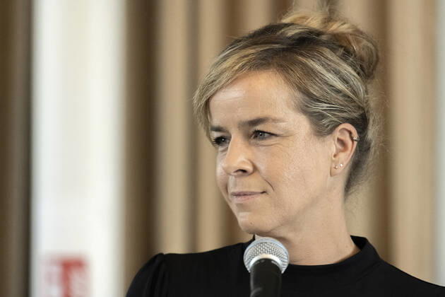 Koalitionsvertrag zwischen der CDU und Bündnis 90 Die Grünen in Düsseldorf am 27. Juni 2022. Mona Neubaur, die Landesvorsitzende von Bündnis 90 Die Grünen, im Saal des Künstlervereins Malkasten im Vorfeld der Unterzeichnung des Koalitionsvertrages der NRW-Grünen mit der NRW-CDU. Düsseldorf Nordrhein-Westfalen Deutschland Nur redaktioneller Gebrauch Copyright: Bonnfilm Klaus W Schmidt und Sepp Spiegl