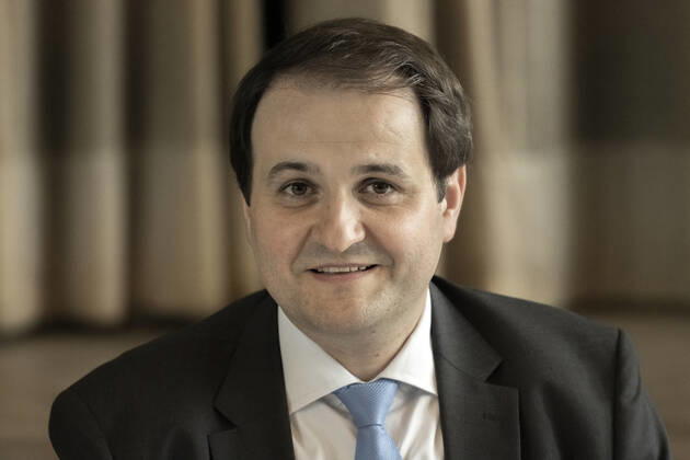 Koalitionsvertrag zwischen der CDU und Bündnis 90 Die Grünen in Düsseldorf am 27. Juni 2022. Staatskanzeichef Nathaniel Liminski im Saal des Künstlervereins Malkasten nach der Unterzeichnung des Koalitionsvertrages. Düsseldorf Nordrhein-Westfalen Deutschland Nur redaktioneller Gebrauch Copyright: Bonnfilm Klaus W Schmidt und Sepp Spiegl