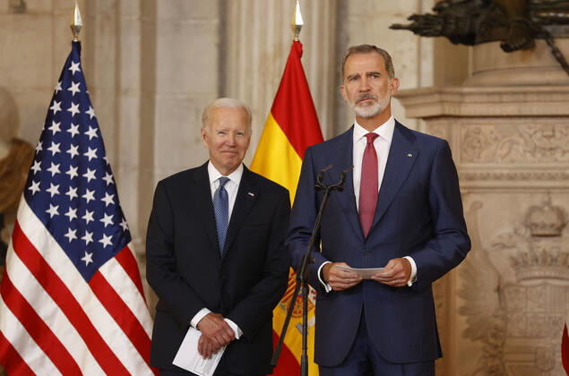 Bilder des Jahres 2022, News 06 Juni News Themen der Woche KW26 Entertainment Bilder des Tages Spain s King Felipe VI (R) welcomes US President, Joe Biden (L), during a reception held at Royal Palace, in Madrid, Spain, 28 June 2022. Heads of State and Government from NATO s member countries and key partners are gathering in Madrid to discuss important issues facing the Alliance and endorse NATO s new Strategic Concept, the Organization said. Spain s King Felipe VI reception with US President, Joe Biden, at Royal Palace in Madrid !ACHTUNG: NUR REDAKTIONELLE NUTZUNG!  Copyright: xChemaxMoyax GRAF9451 20220628-1e04f117db63a318224e508187ddb45fa6f5a78a
