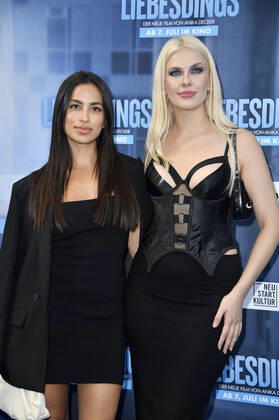Gizem Emre und Zsa Zsa Inci Bürkle bei der Premiere des Kinofilms Liebesdings im Zoo Palast. Berlin, 28.06.2022