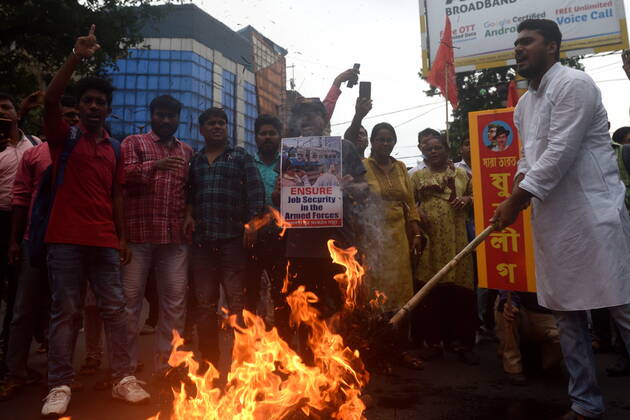 June 29, 2022, Kolkata, West Bengal, India: June 29, Kolkata, India: Youth wings of the Left Parties protested against the Centre s Agneepat scheme †as radical new recruitment plan for India s armed forces only with a short-term contract of four years. Controversy erupted in new scheme which may potentially affect the future of serving personnel, professionalism, ethos and fighting spirit of the forces and possibly lead to militarization of civil society. on June 29, 2022 in Kolkata, India. Kolkata India - ZUMAe321 20220629_zia_e321_016 Copyright: xSukhomoy_xSenx xEyepixxGroupx