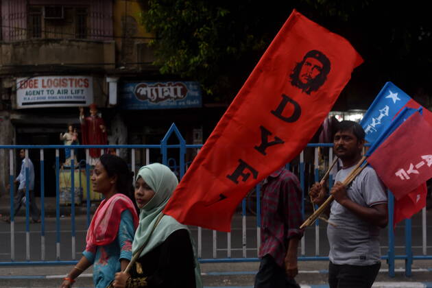 June 29, 2022, Kolkata, West Bengal, India: June 29, Kolkata, India: Youth wings of the Left Parties protested against the Centre s Agneepat scheme †as radical new recruitment plan for India s armed forces only with a short-term contract of four years. Controversy erupted in new scheme which may potentially affect the future of serving personnel, professionalism, ethos and fighting spirit of the forces and possibly lead to militarization of civil society. on June 29, 2022 in Kolkata, India. Kolkata India - ZUMAe321 20220629_zia_e321_020 Copyright: xSukhomoy_xSenx xEyepixxGroupx