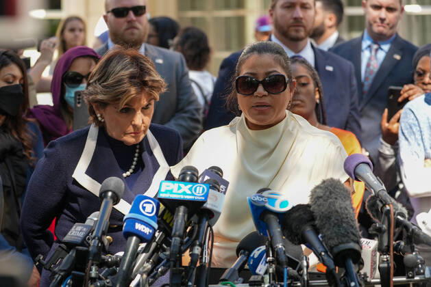 Bilder des Jahres 2022, Entertainment 06 Juni Entertainment Themen der Woche KW26 Entertainment Bilder des Tages R. Kelly Sentencing In Brooklyn Lizzette Martinez speaks to members of the media outside federal court, Wednesday, June 29, 2022, in the Brooklyn borough of New York. R&B star R. Kelly was sentenced to 30 years in prison Wednesday in a federal sex trafficking case in New York. New York City United States  Copyright: xJohnxNacionx originalFilename: nacion-rkellyse220629_npX4F.jpg
