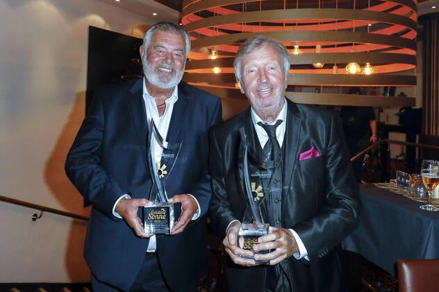 Bilder des Jahres 2022, Entertainment 07 Juli Entertainment Themen der Woche KW26 Entertainment Bilder des Tages Harry Wijnvoord und Werner Schulze-Erdel bei der Gala Goldene Sonne Spezial - 40 Jahre deutsches Privatfernsehen im GOP VarietÃ Theater. Essen, 02.07.2022