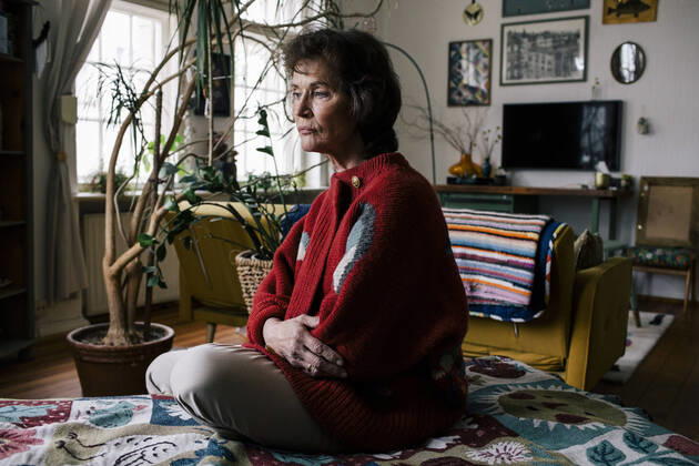 Depressed senior woman sitting alone on bed at home Germany, Berlin, model released, property released Copyright: xMaskotx , MA92978 MA92978