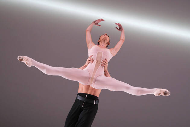 Bilder des Jahres 2022, Entertainment 07 Juli Entertainment Themen der Woche KW27 Entertainment Bilder des Tages July 7, 2022, Madrid, Spain: Dancers from the National Dance Company (CND) are seen during the performance of Grosse Fuge at the Zarzuela theater in Madrid. Madrid Spain - ZUMAs197 20220707_zaa_s197_048 Copyright: xAtilanoxGarciax